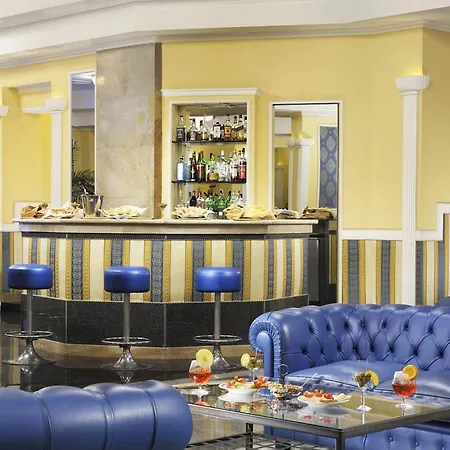 Grand Hotel Plaza-3